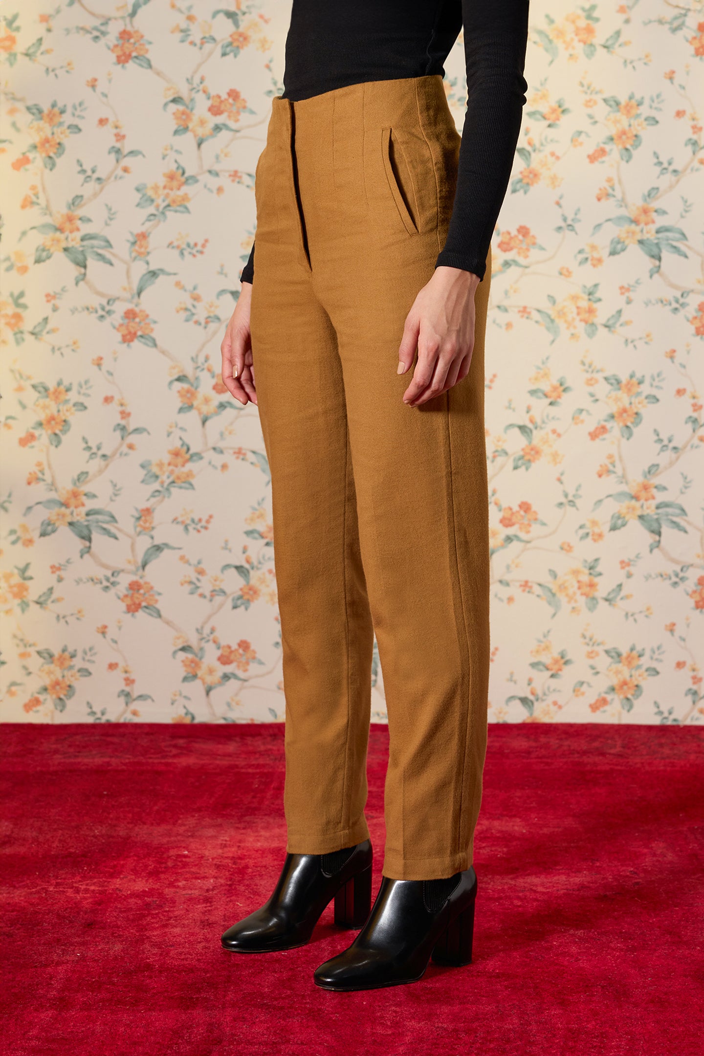 Nancy|Sleek Cotton Tapered Trousers