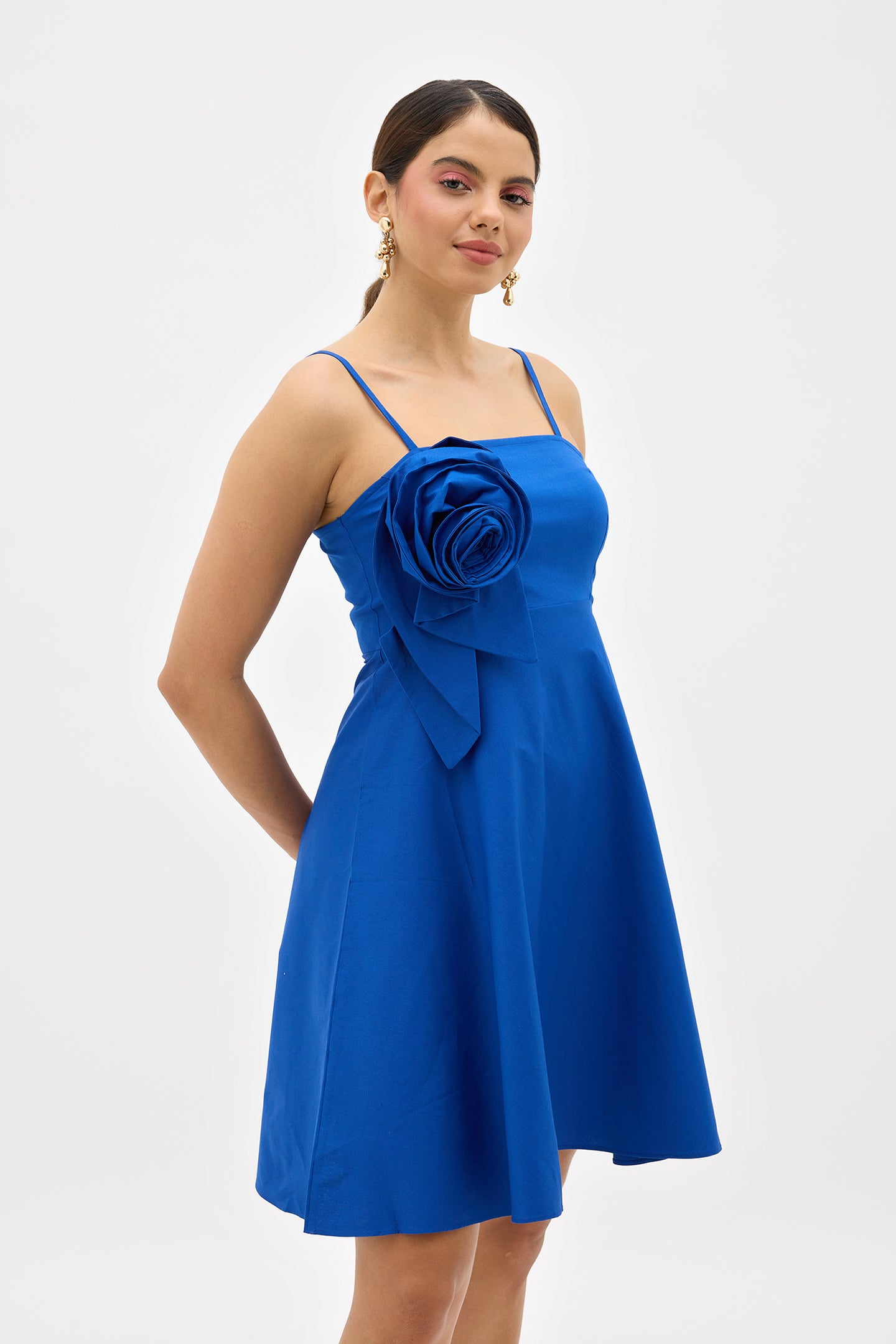 Lisa|Glam cotton dress with rosette applique detailing