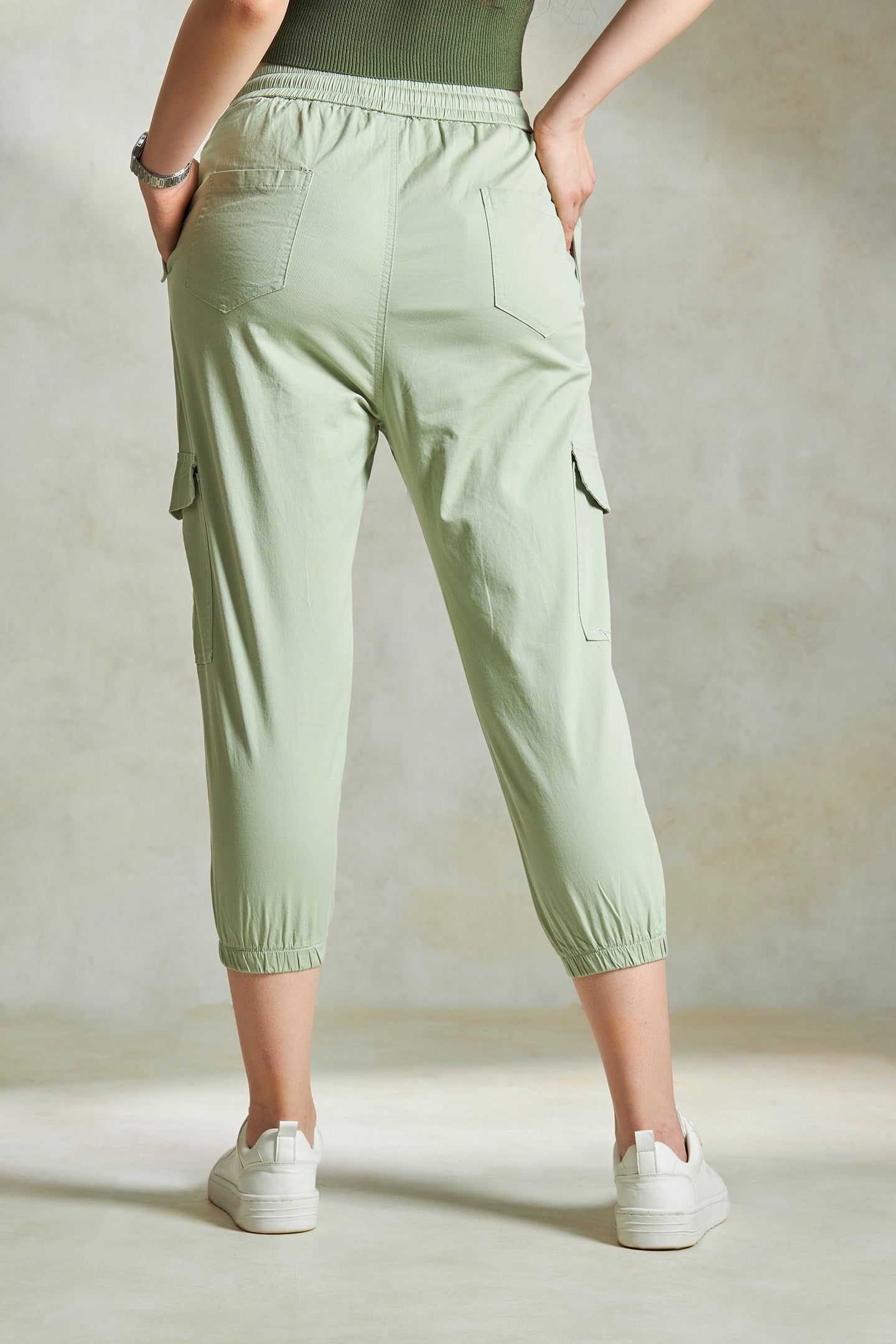 Ally|Sleek cotton-lycra cargo detail trouser