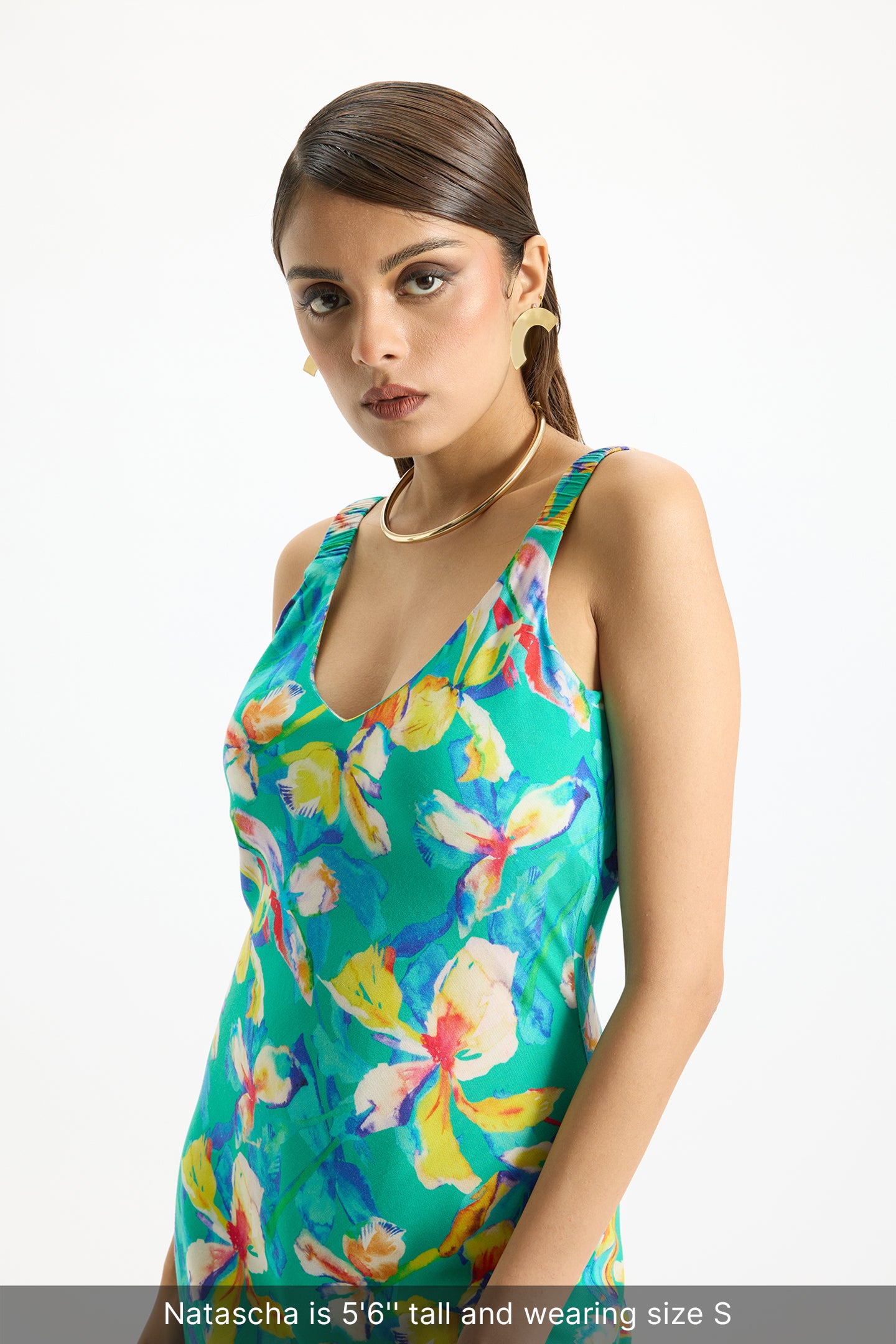 Alia|Elegant Floral Viscose V-neck Midi Dress